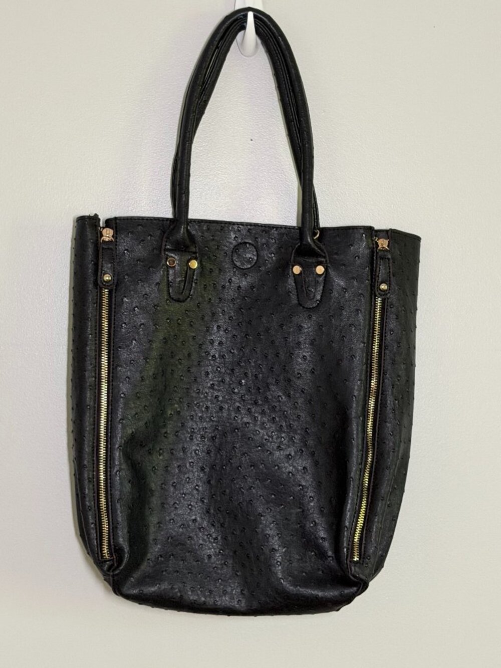 Black Ostrich Embossed Faux Leather Tote Bag w/ Side Zip Detail